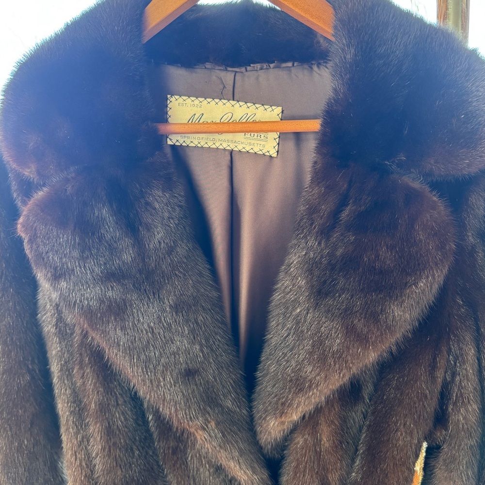 Luxurious Brown Fur Coat - Picture 11 of 12